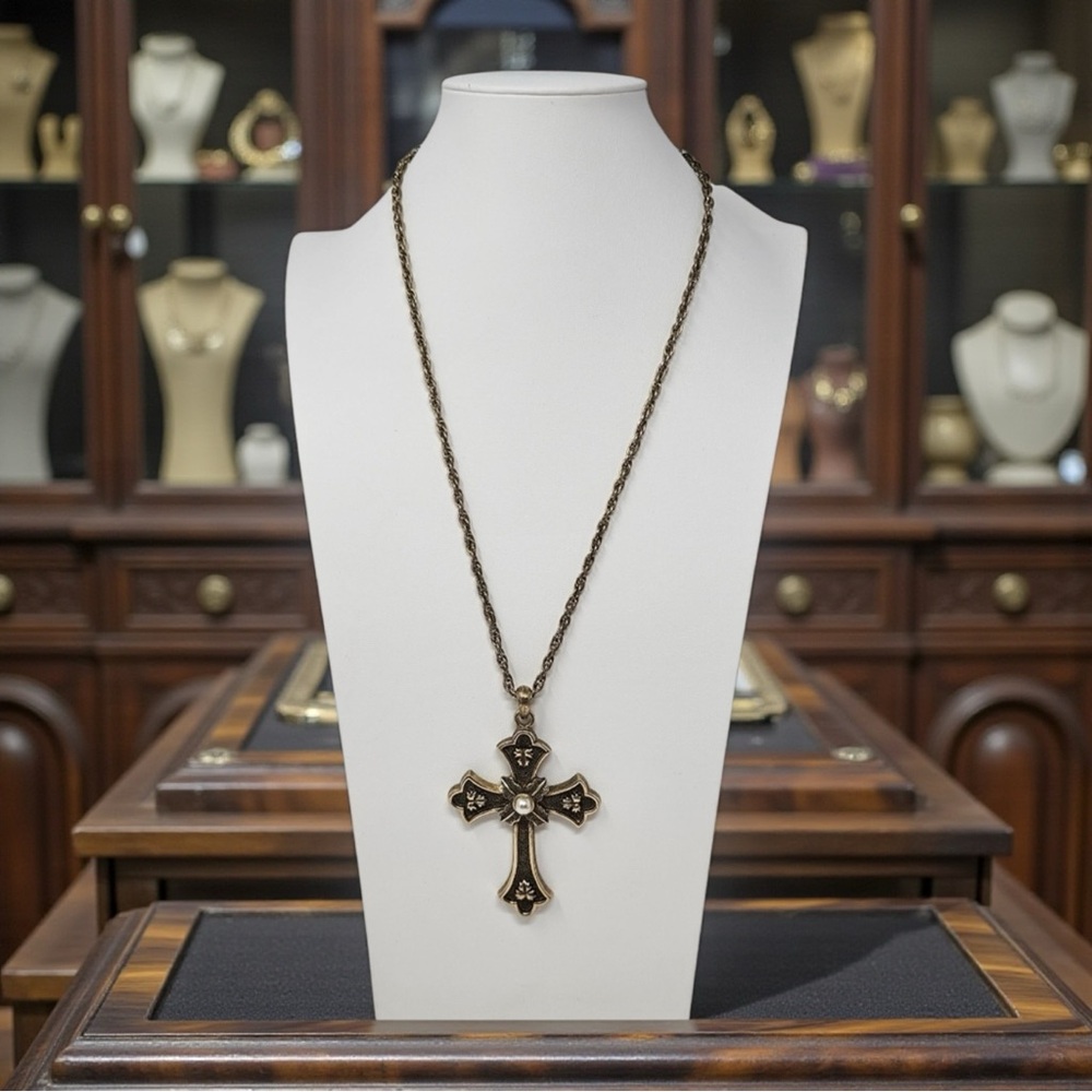 SARAH COVENTRY Vintage 1975 Limited Edition Cross Pendant Necklace